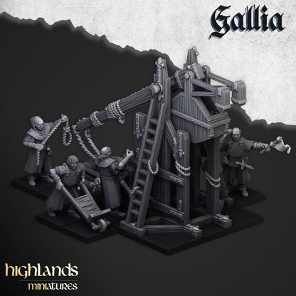 Kingdom of Gallia Trebuchet and crew